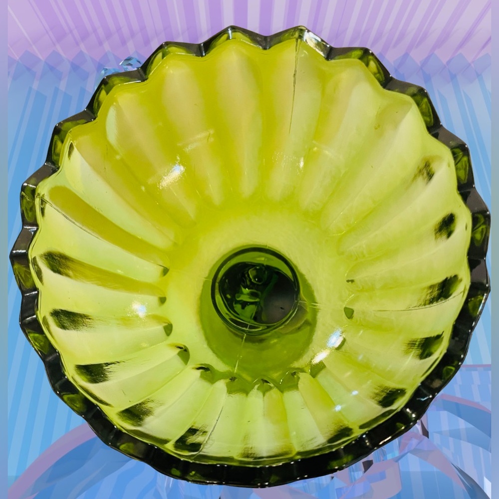 Indiana Glass Co Lotus Blossom Green Bowl/Compote with Pedestal, Carnival Glass - Picture 7 of 7
